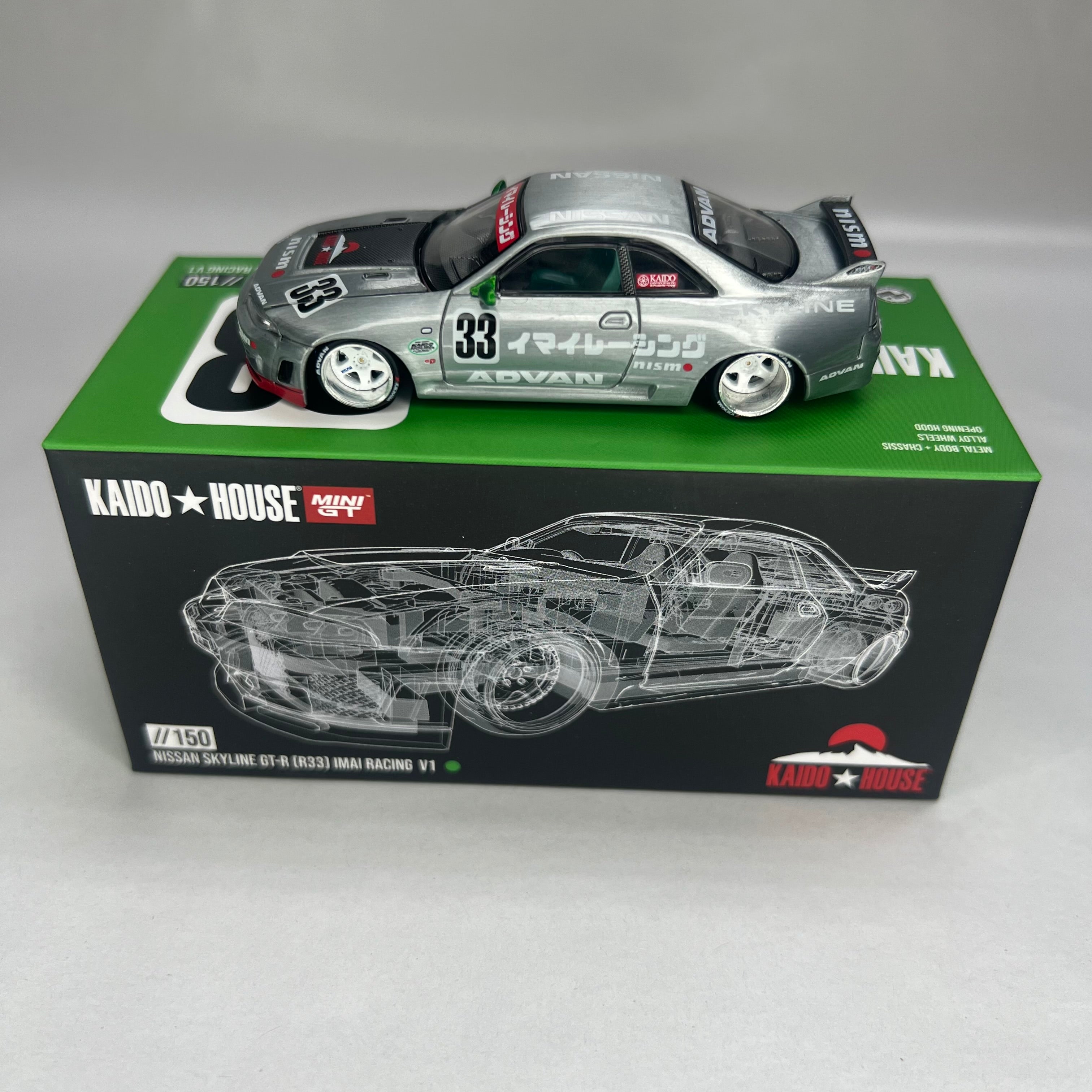 CHASE Kaido House x Mini GT 1:64 #150 Nissan Skyline GT-R (R33