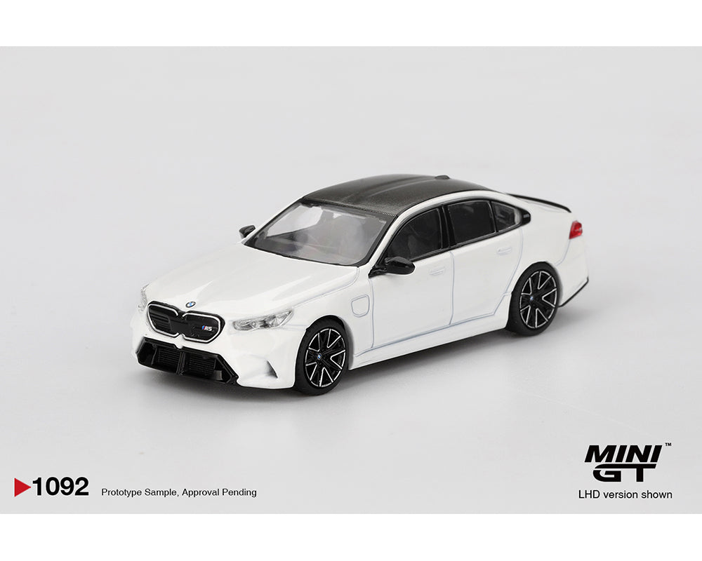 (COMING SOON) MINI GT 1/64 BMW M5 – Alpine White