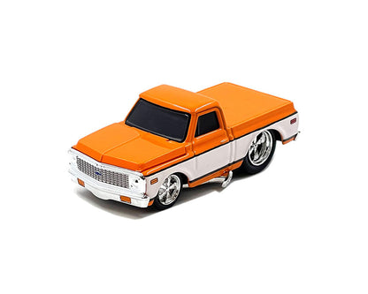 Muscle Machines 1:64 1972 Chevrolet C-10 Pick Up Limited Edition – White with Orange – Mijo Exclusives