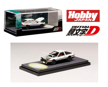 (PRE ORDER) HOBBY JAPAN 1/64 Toyota Sprinter Trueno GT APEX (AE86) INITIAL D Engine Mounted Model VS Wataru Akiyama