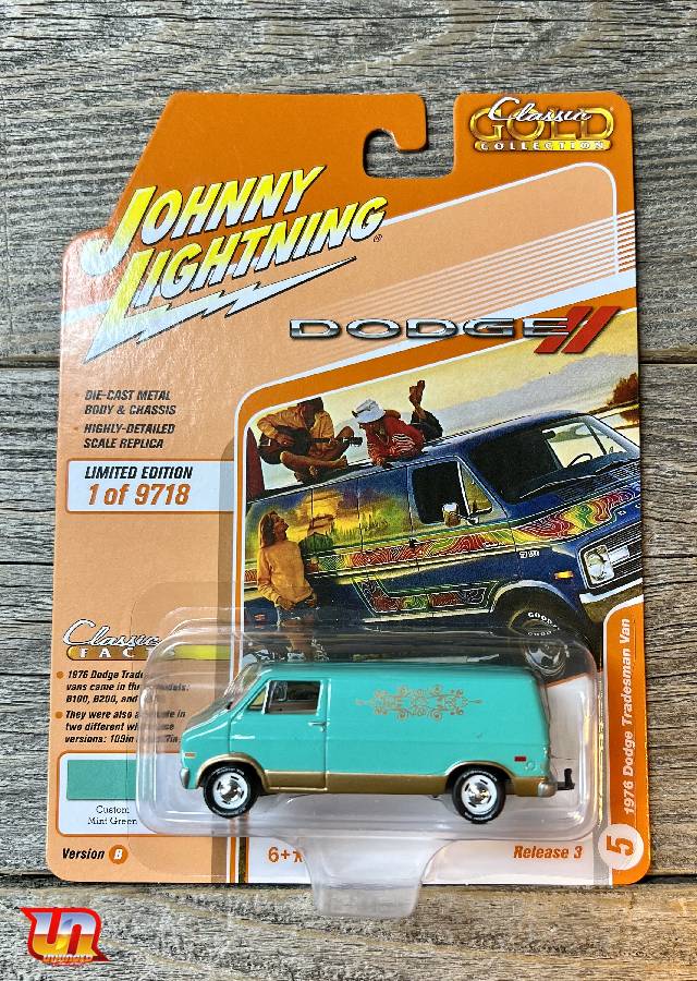 JOHNNY LIGHTNING 1/64 CLASSIC GOLD COLLECTION &